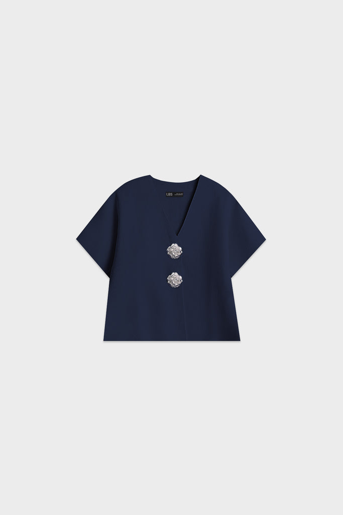 Top, atasan wanita, knit top, Top knit berlengan dengan kancing depan, Model top knit kancing depan terbaru, Knit top berlengan wanita stylish, Blouse knit berlengan dengan detail kancing,Knit top kancing depan casual look, top knit v neck, atasan leher V