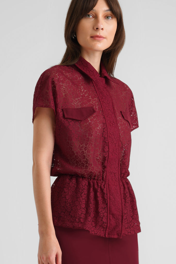 Atasan lace lengan pendek dengan kerut pinggang, lace top lengan pendek , atasan berkerah, top, atasan wanita, blouse wanita, lace top, atasan serut pinggang.