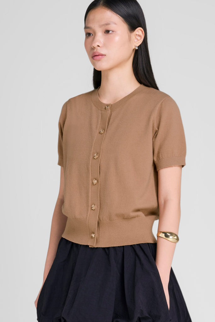 Knit top, atasan wanita, top kancing bunga,  atasan lengan pendek, kni top simple, baju wanita, knit top LOOKBOUTIQUESTORE