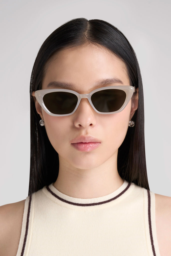 Kacamata, sunglasses, kacamata wanita, Kacamata cat eye wanita, Kacamata cat eye elegan,Model kacamata cat eye terbaru,Kacamata baca cat eye stylish,Kacamata cat eye minimalis 