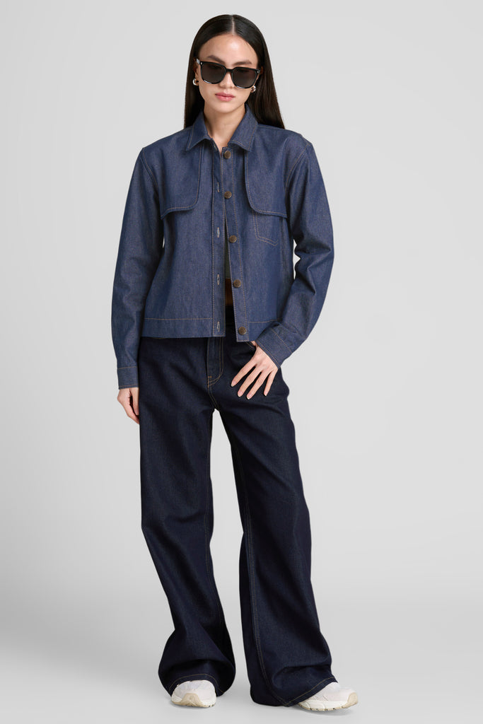 Denim jacket, jacket wanita,jacket, jacket wanita kancing depan, jacket  denim stylish, Jacket berlengan panjang,  Outer wanita dengan detail saku depan simple, Denim jacket LOOKBOUTIQUESTORE, jacket oversized