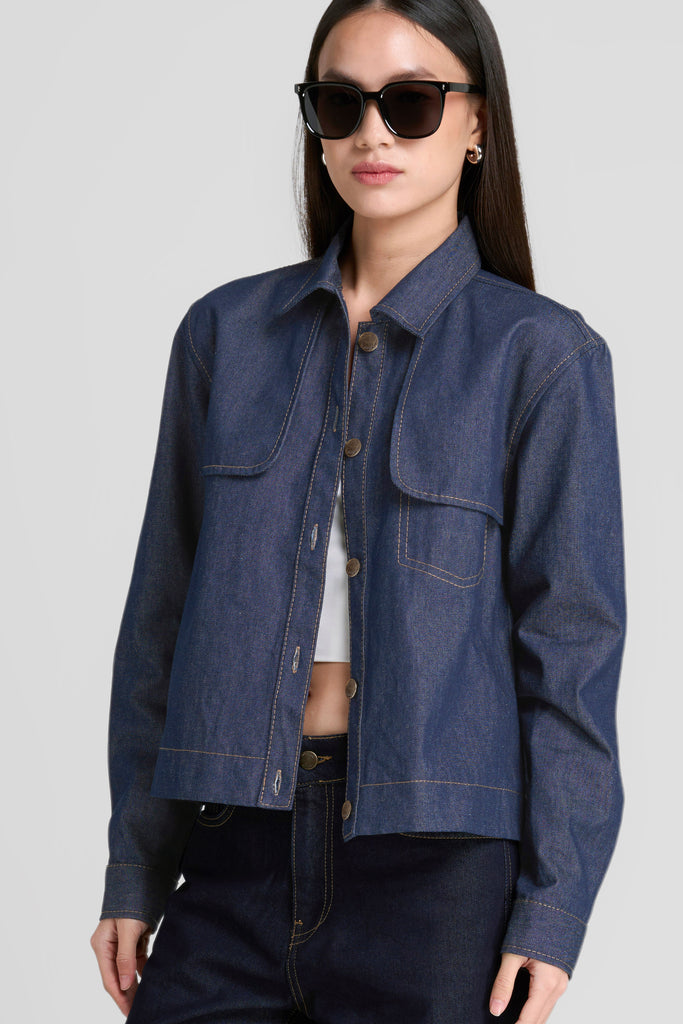 Denim jacket, jacket wanita,jacket, jacket wanita kancing depan, jacket  denim stylish, Jacket berlengan panjang,  Outer wanita dengan detail saku depan simple, Denim jacket LOOKBOUTIQUESTORE, jacket oversized