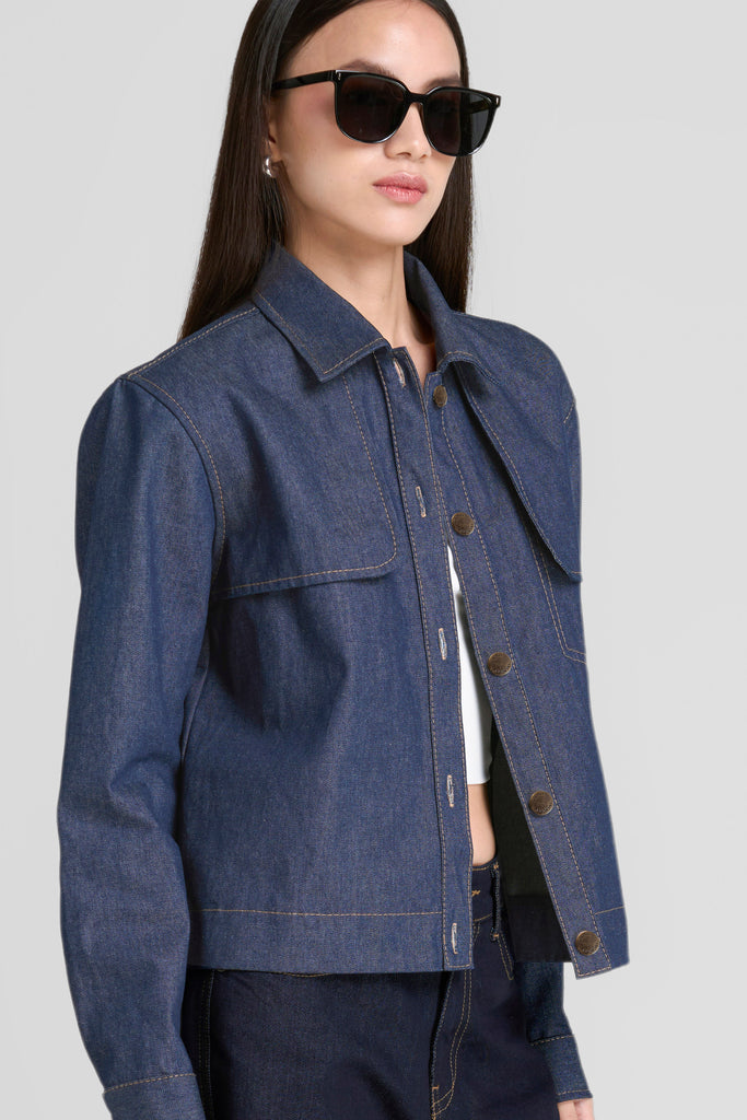 Denim jacket, jacket wanita,jacket, jacket wanita kancing depan, jacket  denim stylish, Jacket berlengan panjang,  Outer wanita dengan detail saku depan simple, Denim jacket LOOKBOUTIQUESTORE, jacket oversized