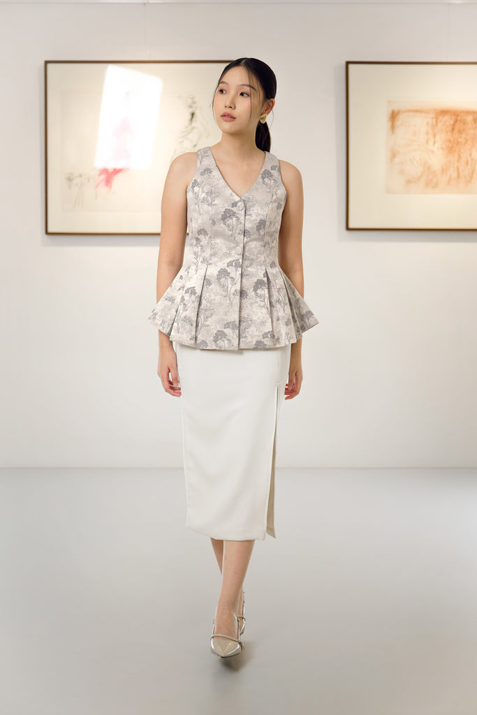 Top, atasan wanita, floral patern top, atasan lengan pendek, peplum top, top pesta, top jacquard, top elegant, atasan wanita simple, top v neck, top LOOKBOUTIQUESTORE