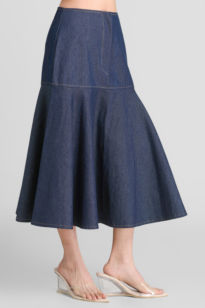 Skirt, rok, rok wanita, midi skirt, denim midi skirt, flared skirt, denim flared midi skirt, rok denim wanita casual, denim flared midi skirt LOOKBOUTIQUESTORE